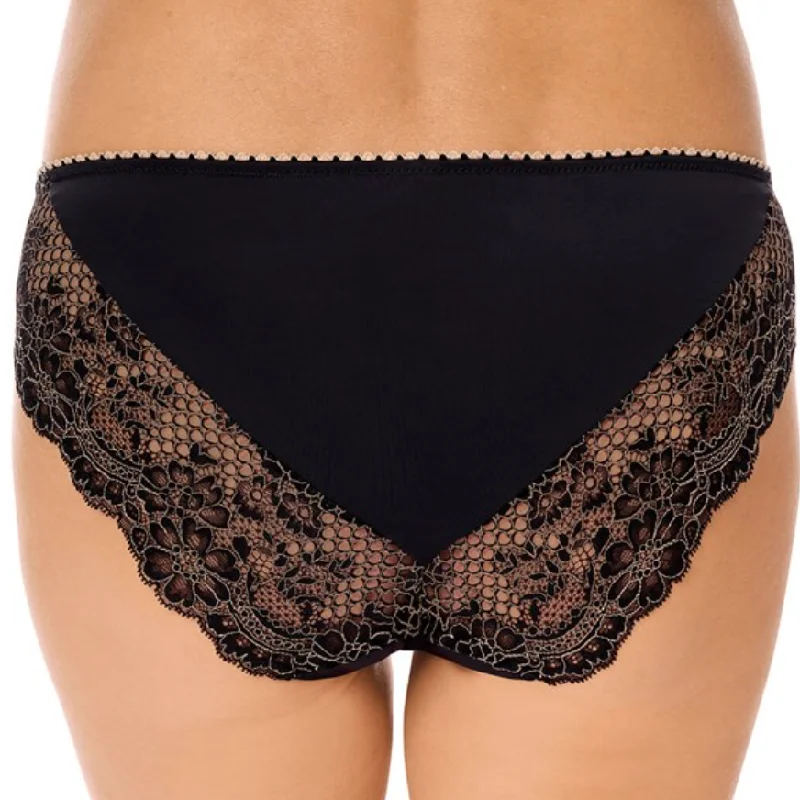 Alina Brief