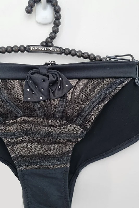 Mythica Mini Brief